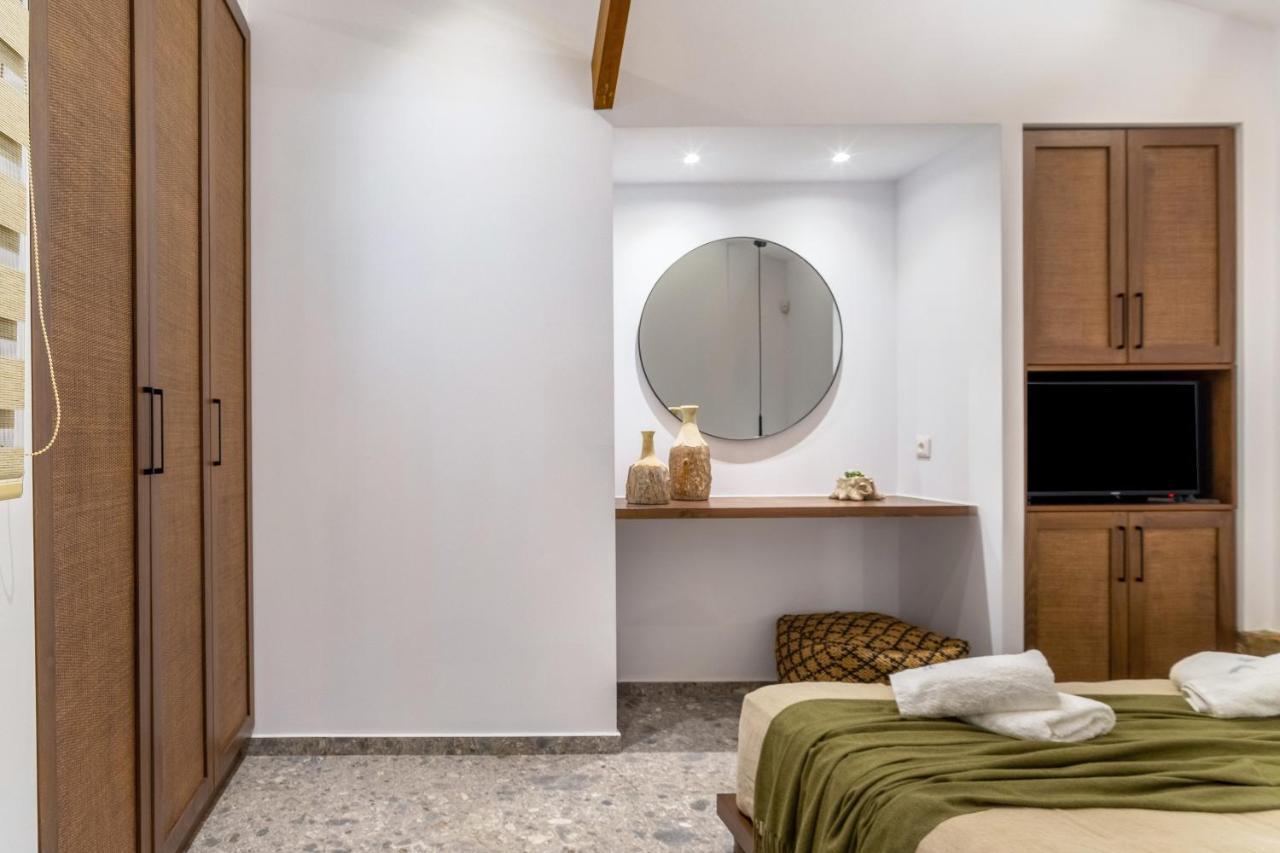 Wave, An Idyllic Seafront Suite By Nirousuites Kokkini Hani Bagian luar foto